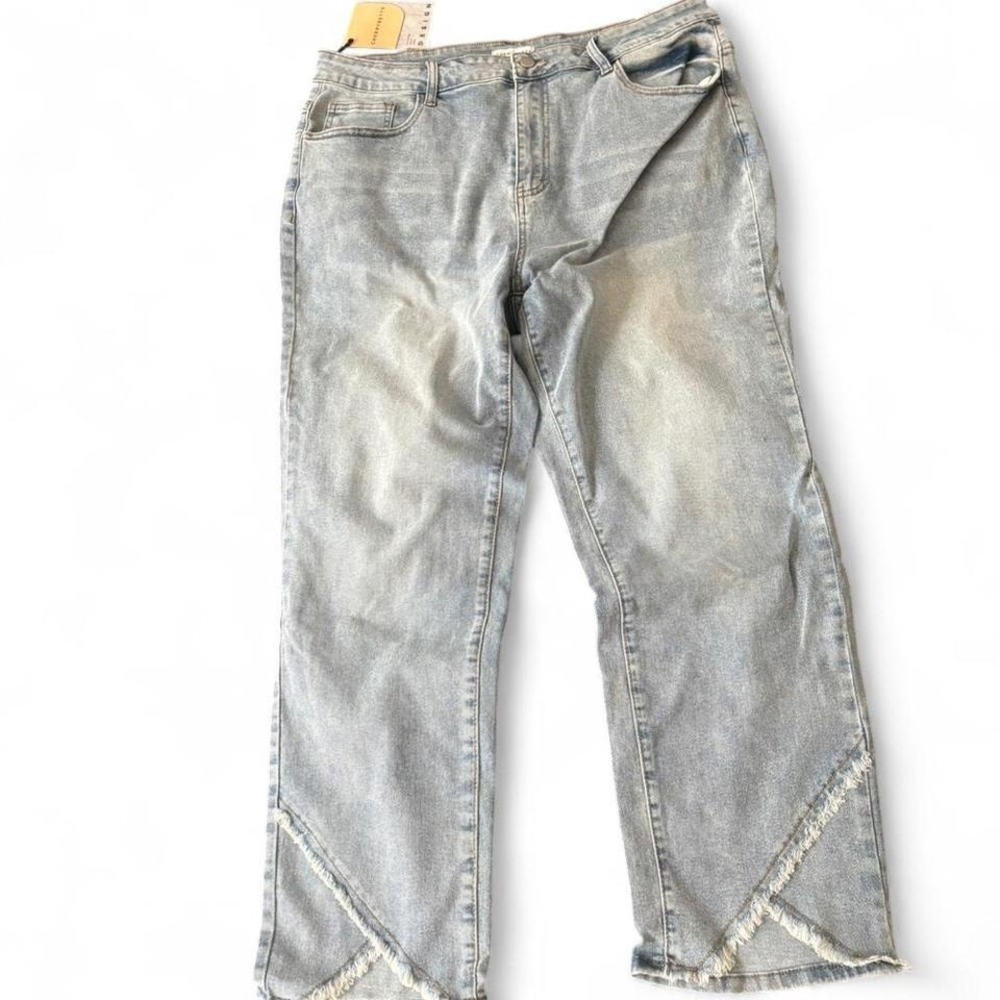 Y2K light wash fitted jeans 💿✨ super flattering plus size XXL denim - Picture 2 of 8